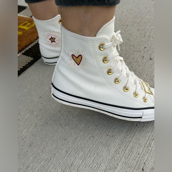 Converse - Picture 4 of 7